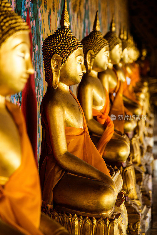 金佛雕像，Wat Arun，曼谷，泰国